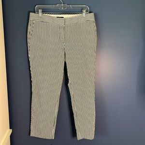 J Crew - seersucker ankle capri  pants, sz 10, 100% cotton, faux pockets, zipper